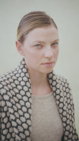 Abrigo cuello punto abeja en Pujpo